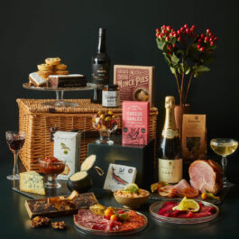 Eleven Pipers Piping Luxury Christmas Hamper