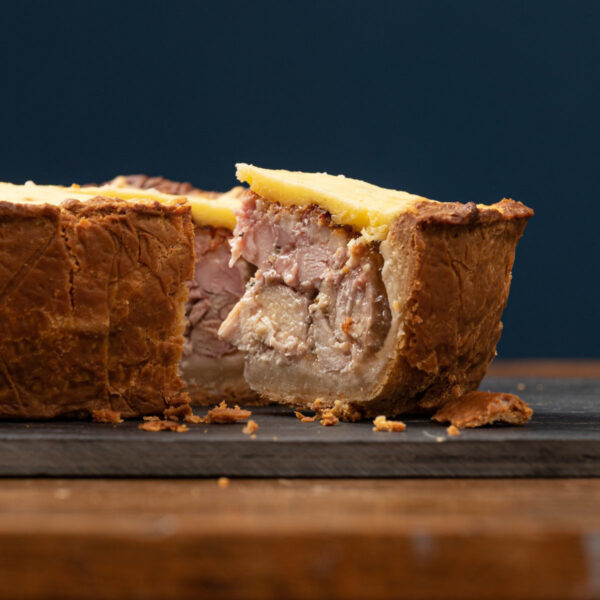 Chicken & Ham Pie Topped with Cheddar – 4lb